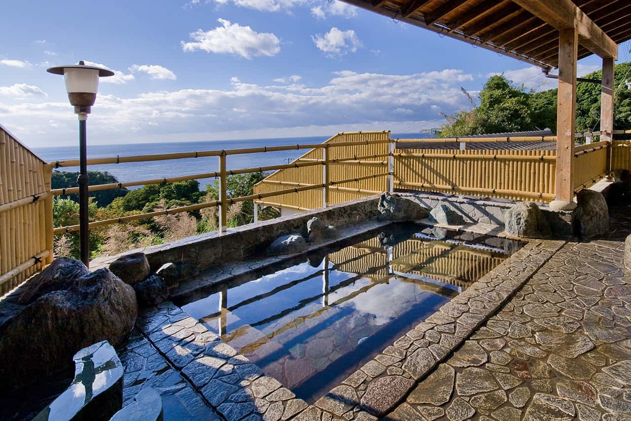 ①露天風呂